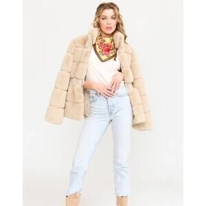 Aratta Julia Fur Jacket Sz M, cream beige champagne pink fashion fuzzy zip puff